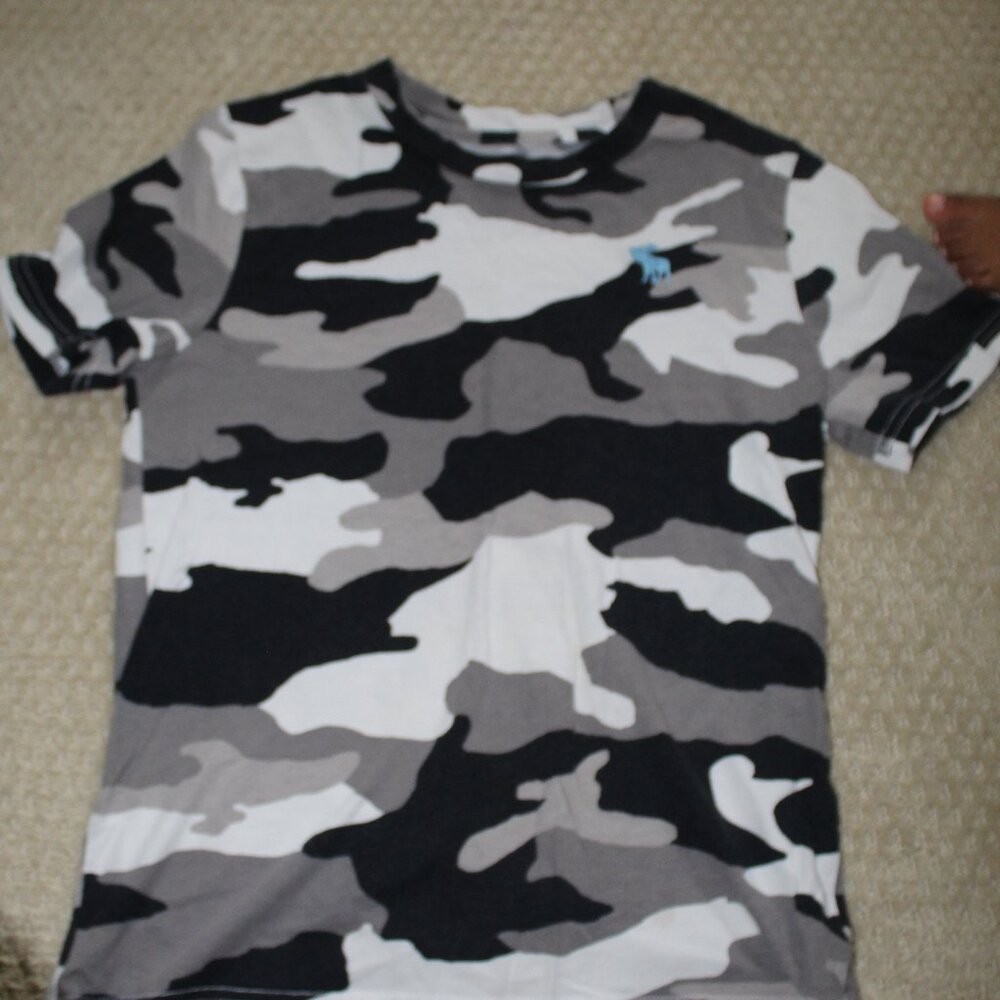Boy Abercrombie Tee 9/10